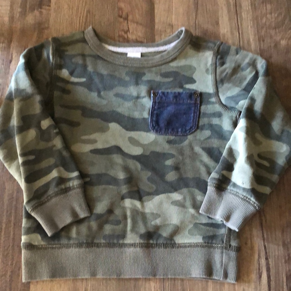 Carter’s Camouflage Sweatshirt Size 4/5